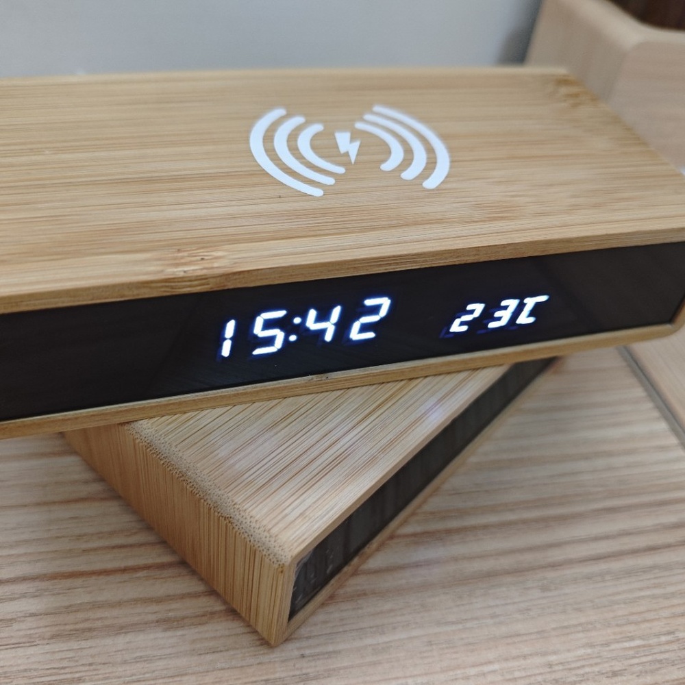 Office Table Accessories Unique - 多機能竹デジタル時計ワイヤレス充電器 LED ミラー表面ベッドサイド目覚まし時計ホームオフィス用品