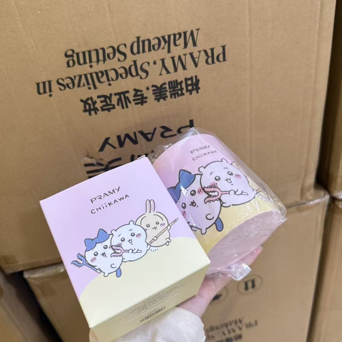 チイカワコラボ メイクブラシホルダー ペンコンテナ かわいい - Case With Pencil Holder のレビューと価格