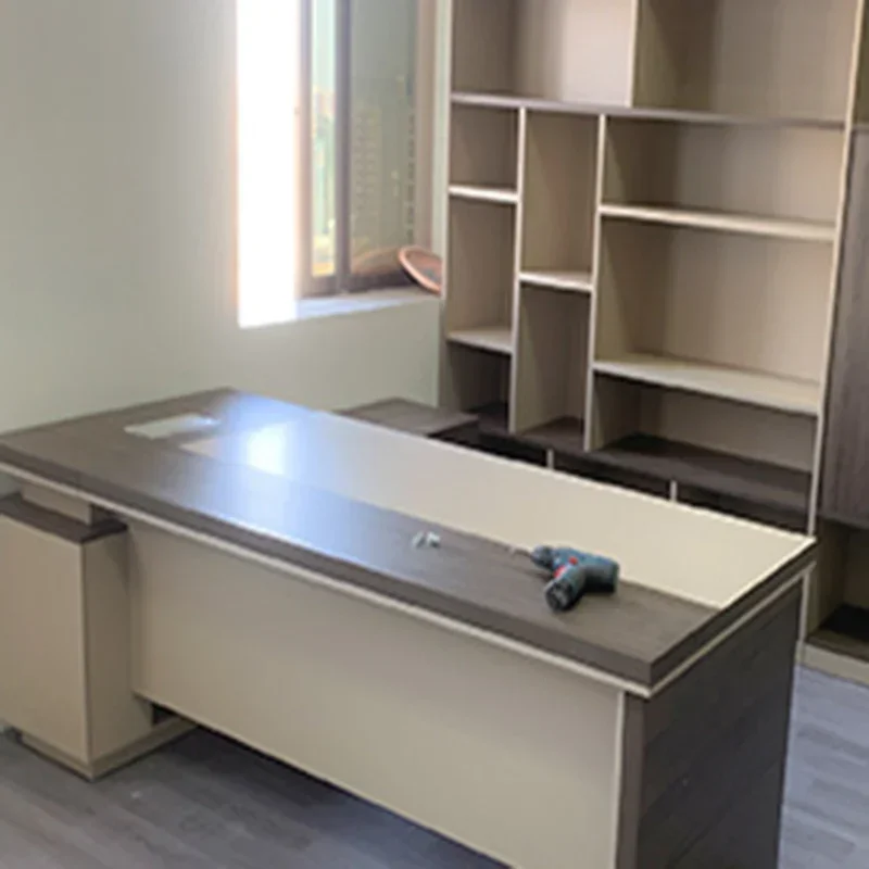 ポストモダンエグゼクティブテーブル コンピューターオフィス  - Office Table Accessories Unique のレビューと価格